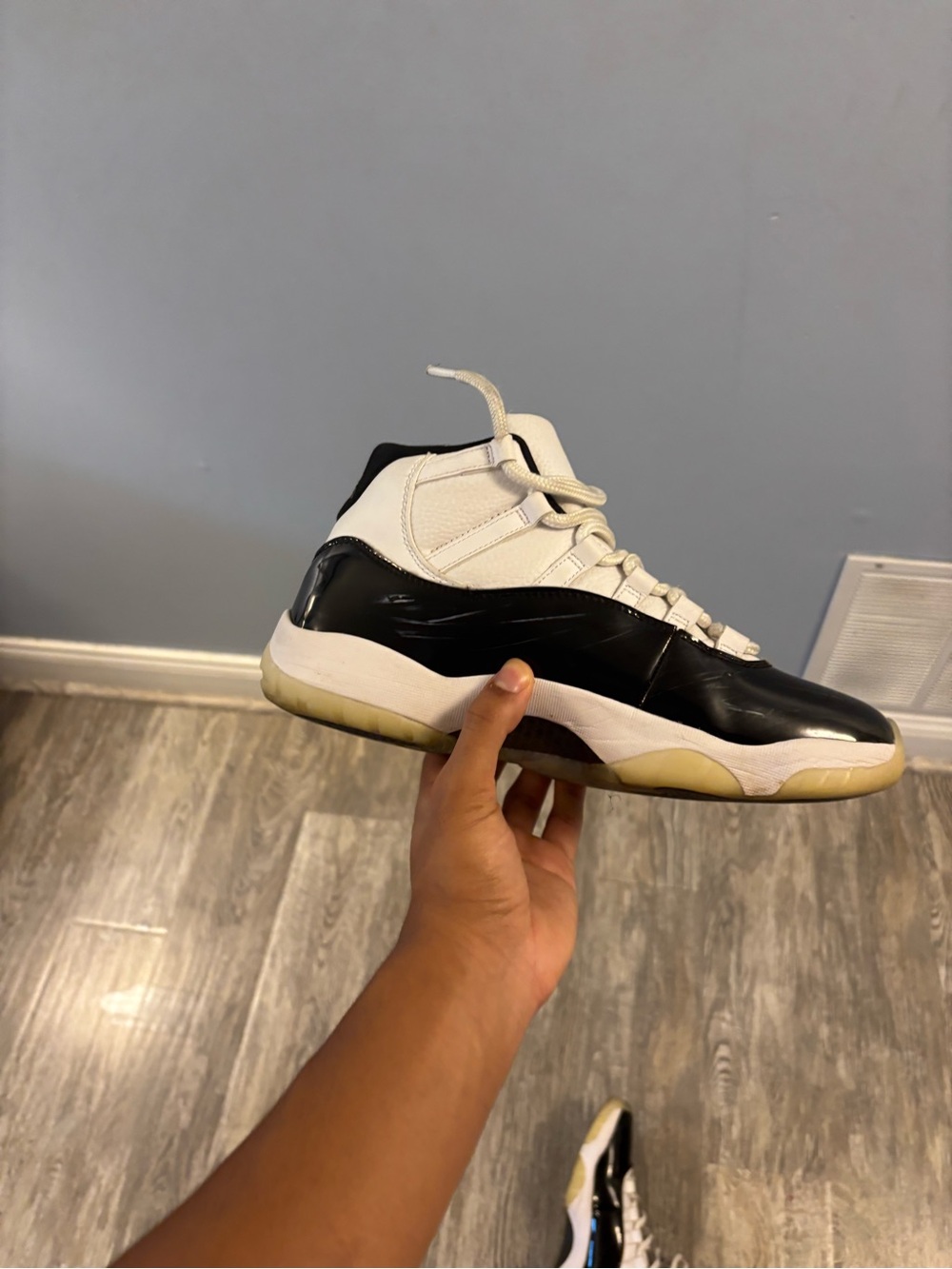 Jordan 11 - Picture 2 of 8
